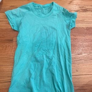 Lululemon short sleeve shirt